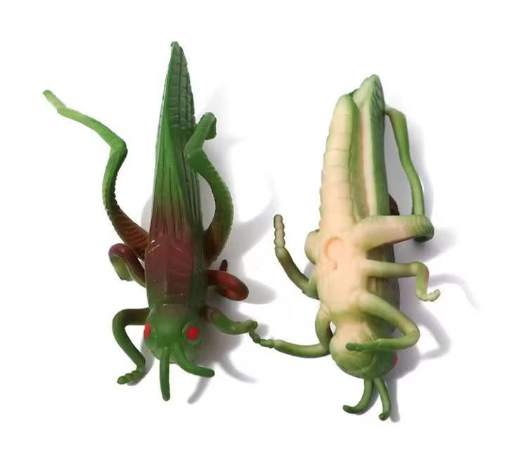 REALISTIC TOY GRASSHOPPER  2"